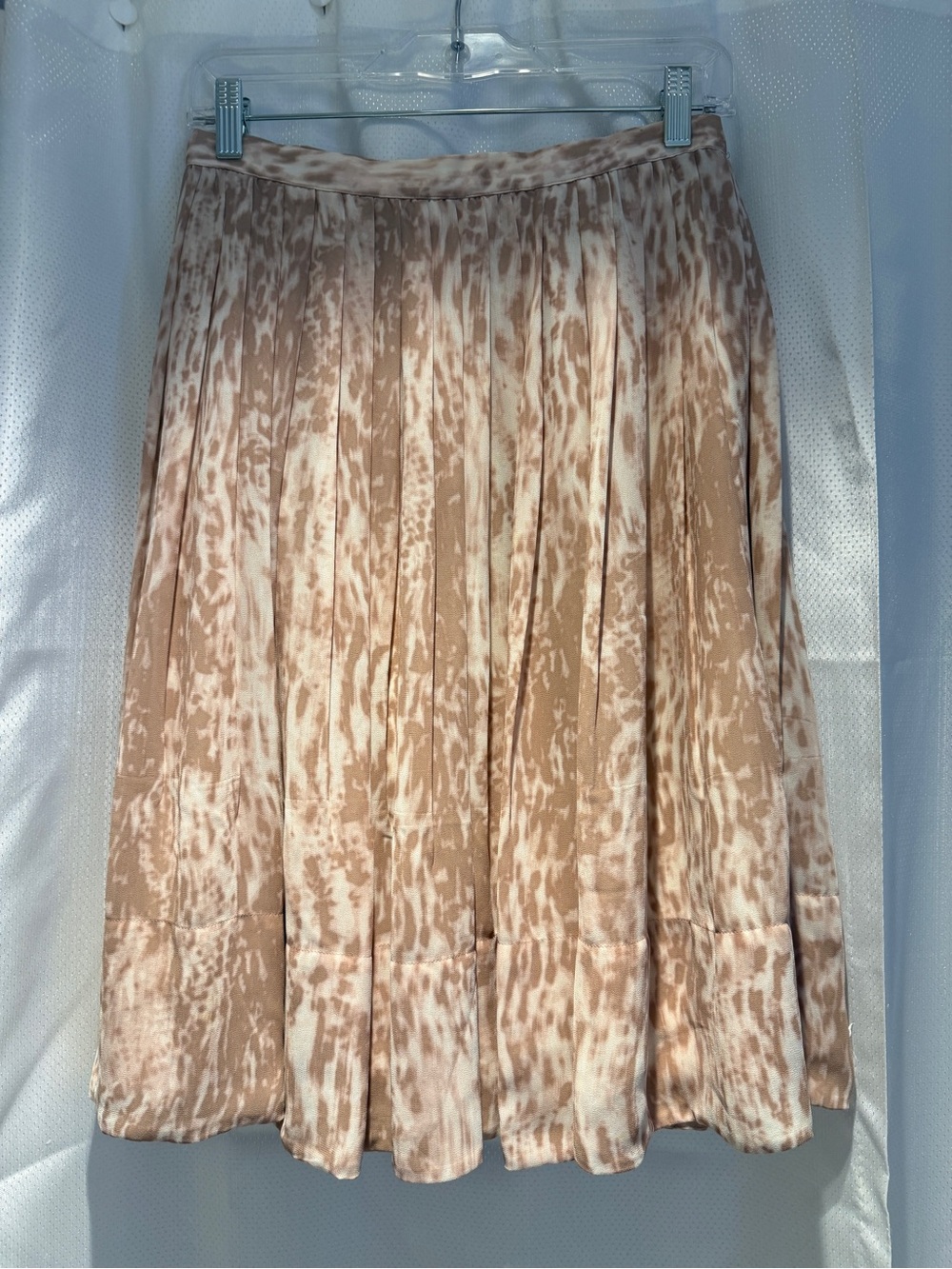 Club Monaco Pleated Midi Skirt in Taupe and Cream Print